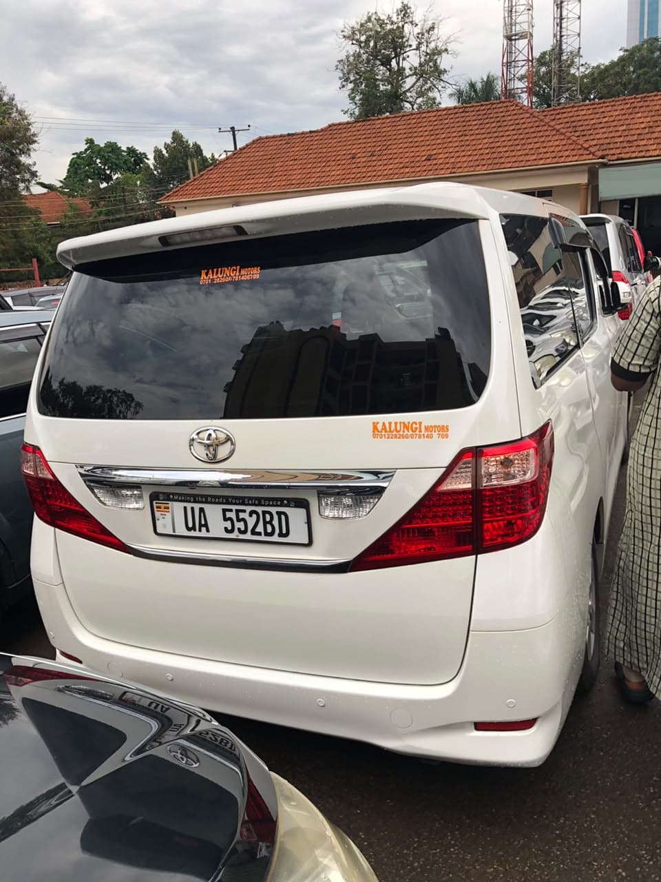 2015 Toyota Alphard for sale in Nakawa Kampala - Pearl White